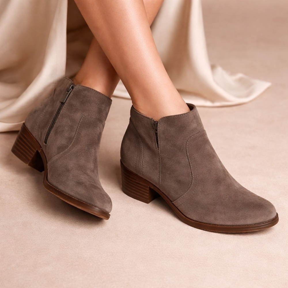 Lucky Brand Taupe Suede Ankle Booties Size 6M Western Minimalist Staple Low Heel